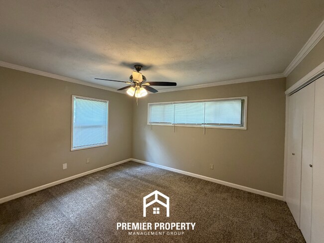 Building Photo - Charming 3BR/2BA East Memphis Home | 1,795 Sq Ft, Hardwood Floors & Fireplace