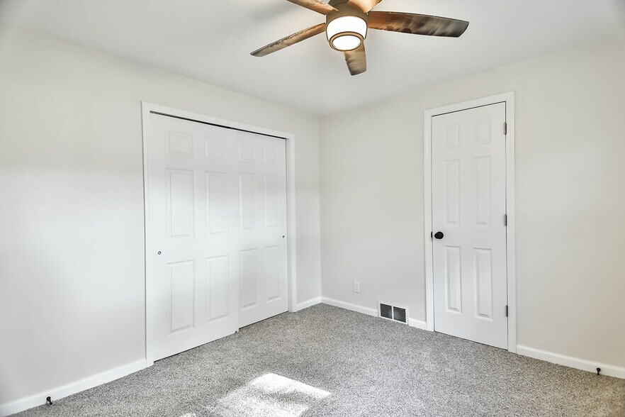 Building Photo - 230 Winona Dr