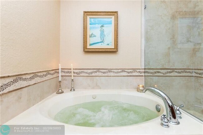 Building Photo - 270 Captains Walk