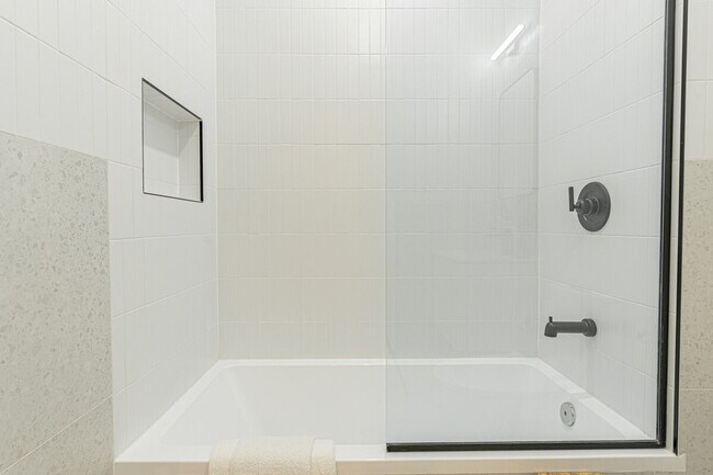 Building Photo - 207 Cooper St