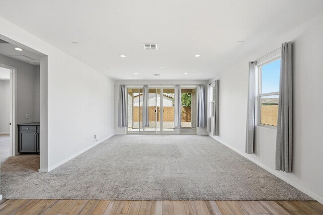 Building Photo - 641 S Davidson Ln