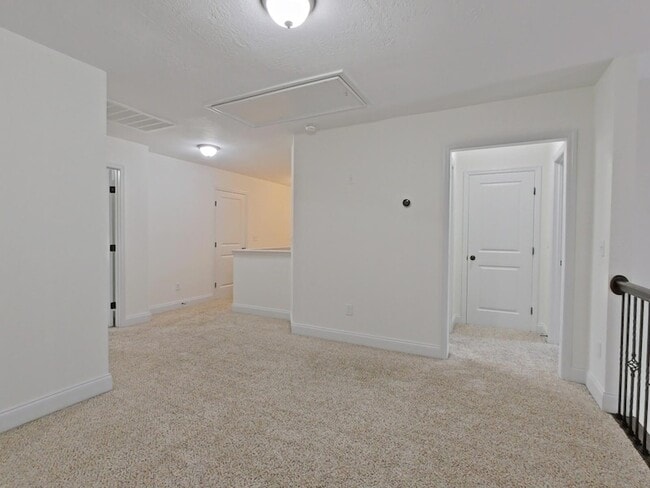 Building Photo - 528 Scenic Dr