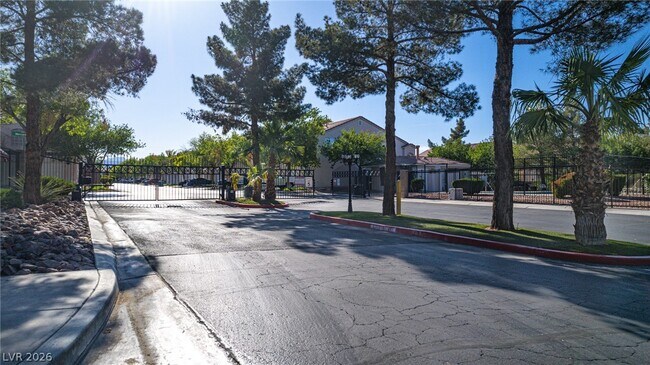 Building Photo - 5532 Cactus Thorn Ave