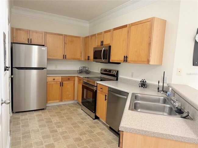 Building Photo - 8801 Villa View Cir