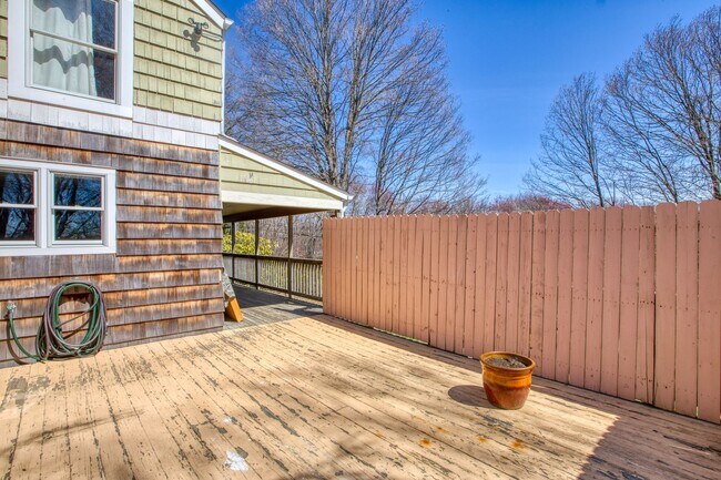 Building Photo - Lovely 2 Bedroom Single Family Home in Historic Monroe District