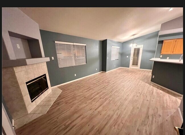 Primary Photo - 356 Manti Pl