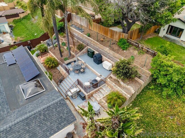 Building Photo - 5050 Gardena Ave