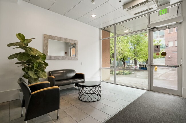 Building Photo - Large 2 Bedroom Loft in LoDo with Amazing ...