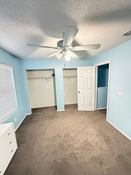 Building Photo - 125 Hidden Arbor Ct