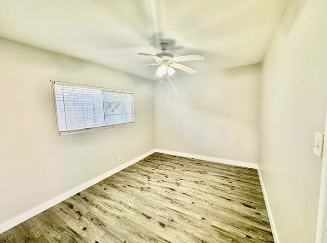 Building Photo - LB1117 (Rose) OWNER APPROVAL