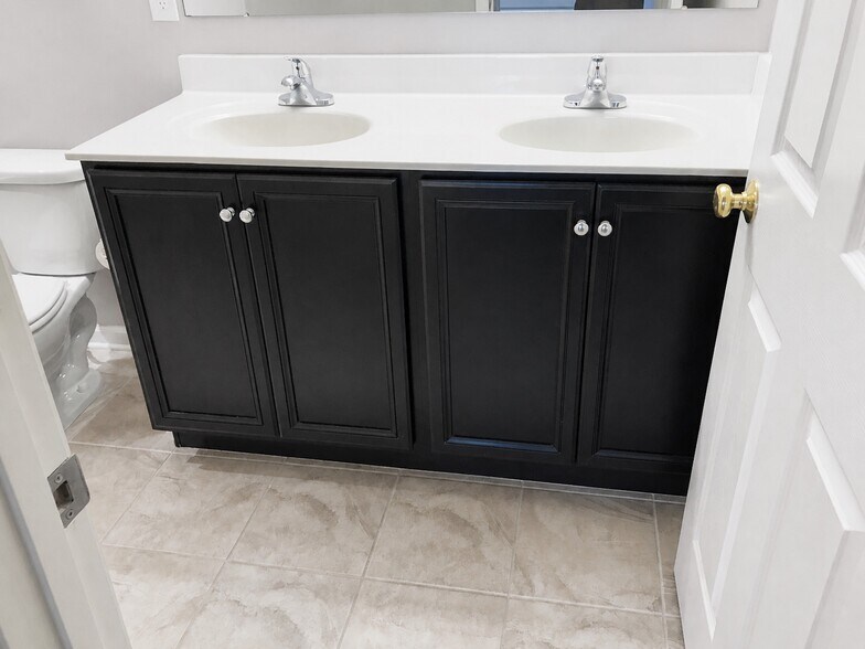 MBR-Sink - 1064 Worth Lane