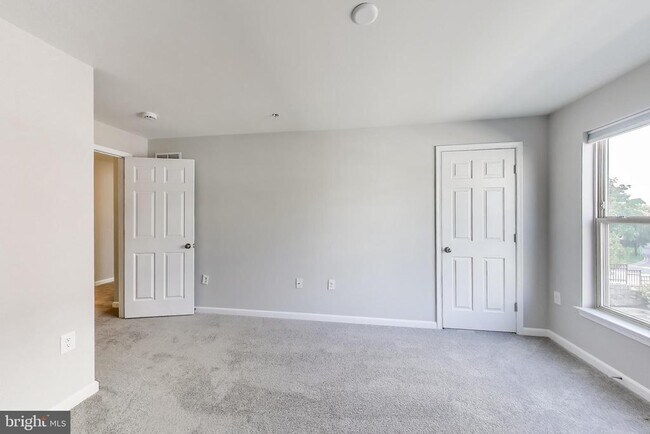 Building Photo - 645 Diamondback Dr