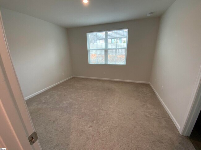 Building Photo - 4 Tidworth Dr