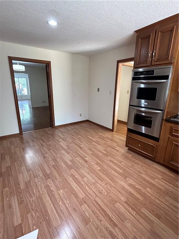 Building Photo - 115 Nesbit Ferry Pl