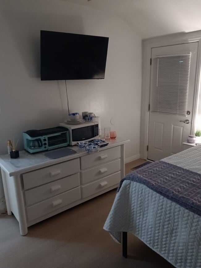 Building Photo - 7248 Shoshone Ave