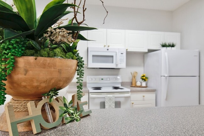 Building Photo - Crescent Place 26-100