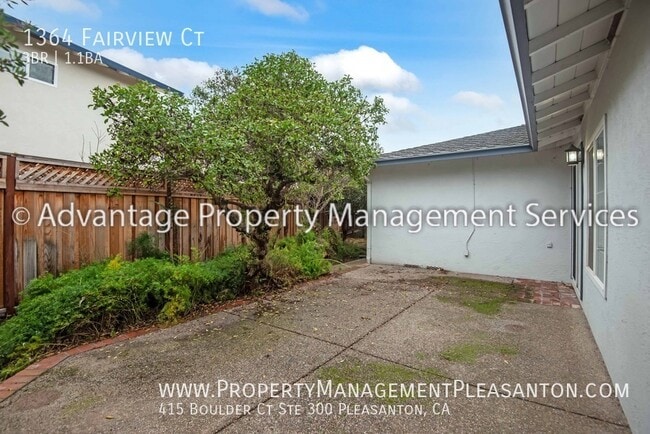 Building Photo - 1364 Fairview Ct