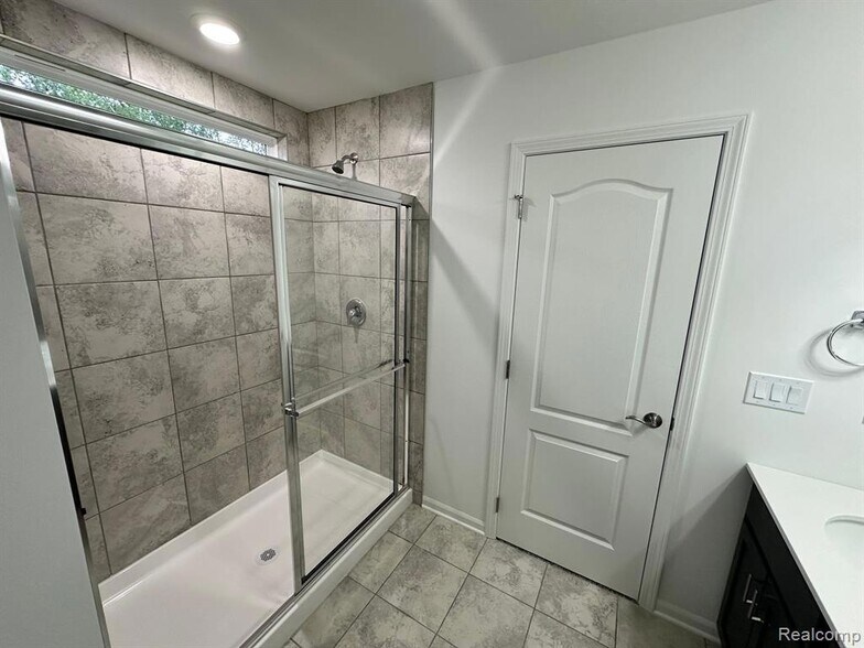 Building Photo - 9153 Dogwood Ln
