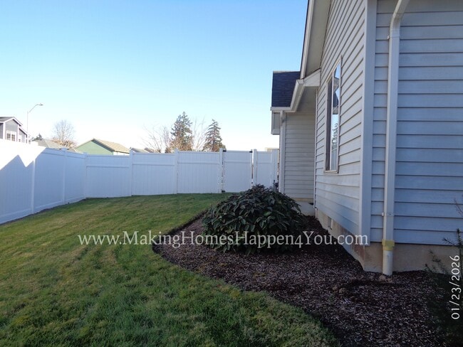 Building Photo - 7475 Parkplace Dr NE