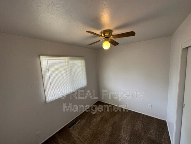 Building Photo - 2446 25th Ave