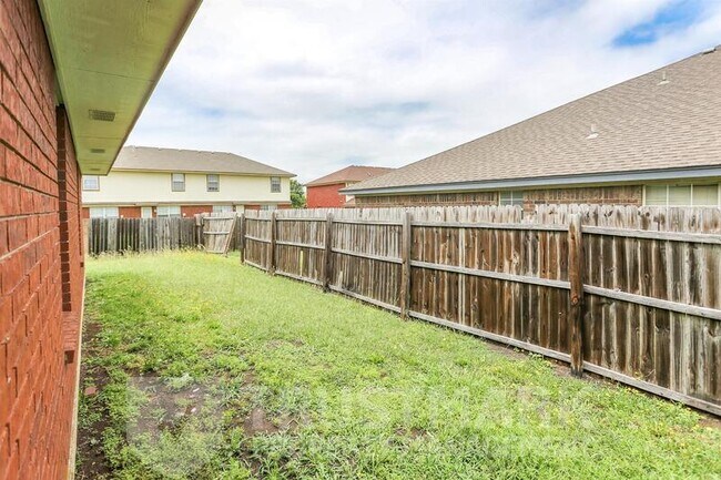 Building Photo - 4409 July Dr