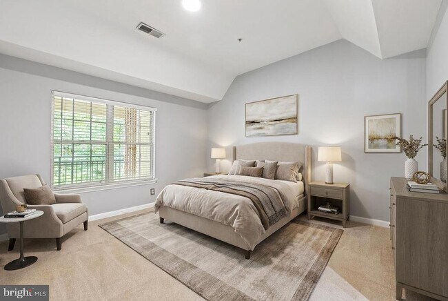 Building Photo - 15605 Everglade Ln