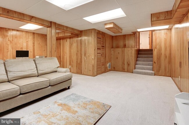 Building Photo - 8805 Honeybee Ln