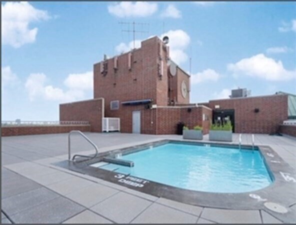 Building Photo - 15 N Beacon St