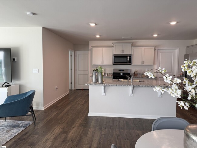 Building Photo - 1883 Bridle Ln