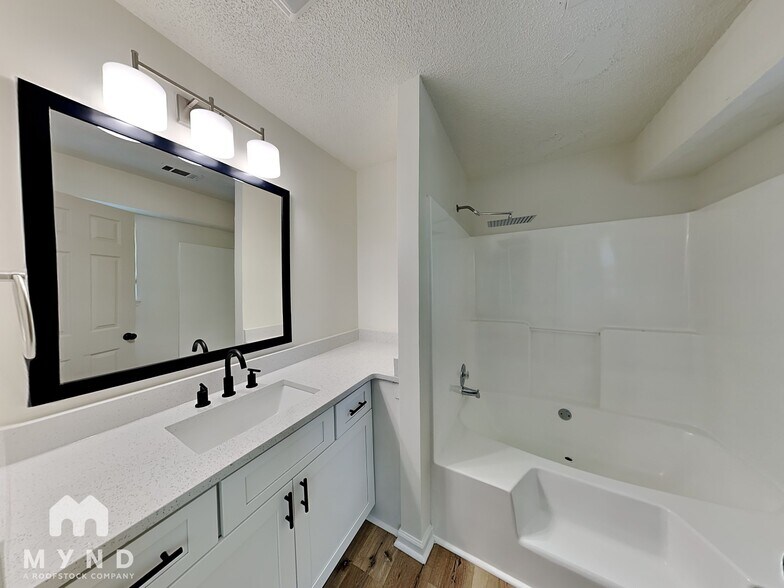 Building Photo - 3221 River Mist Cove