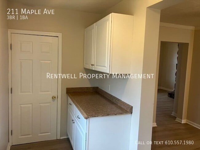 Building Photo - 211 Maple Ave