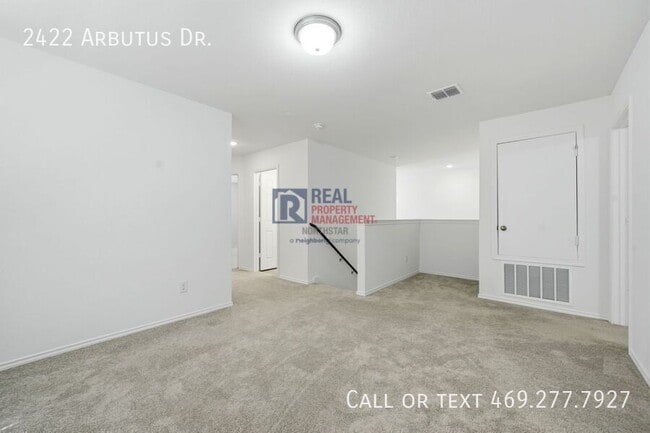 Building Photo - 2422 Arbutus Dr