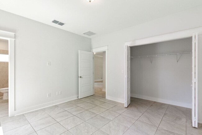 Building Photo - Amelia Island 4 Bedroom!