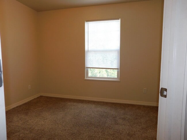 Building Photo - 1183 Inverness Way
