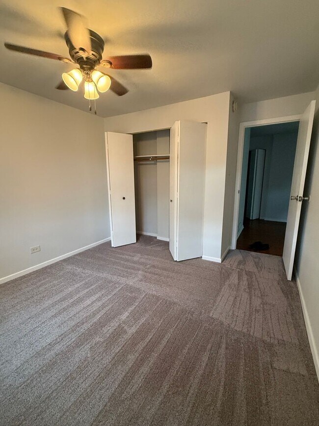 Building Photo - 14723 Kilpatrick Ave