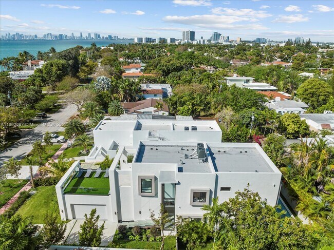 Building Photo - 1311 Bay Dr