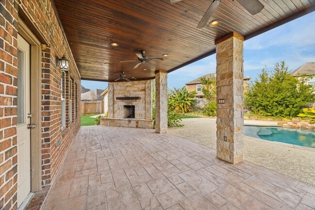 Building Photo - 15326 Knotty Chestnut St