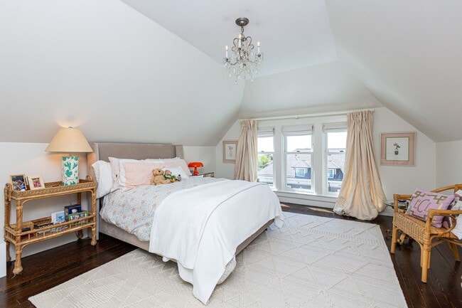 Building Photo - HUGE 5+BR/4.5BA Four Story Presidio Hts./ Laurel Village Home! Garage! Flat Yard!  PROGRESSIVE