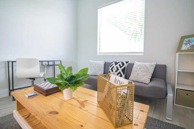 Building Photo - 3432 SW 8th St