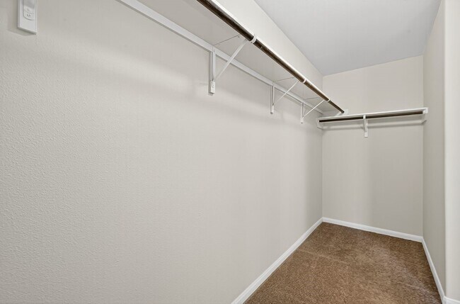 Building Photo - 7126 White Willow Ln