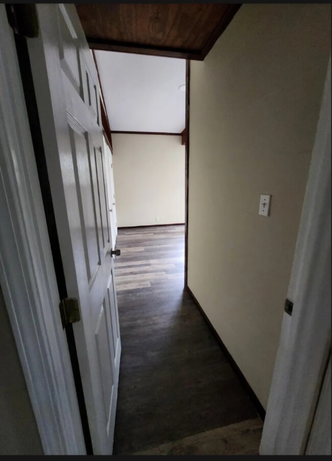 Building Photo - 57409 Brenchley Dr