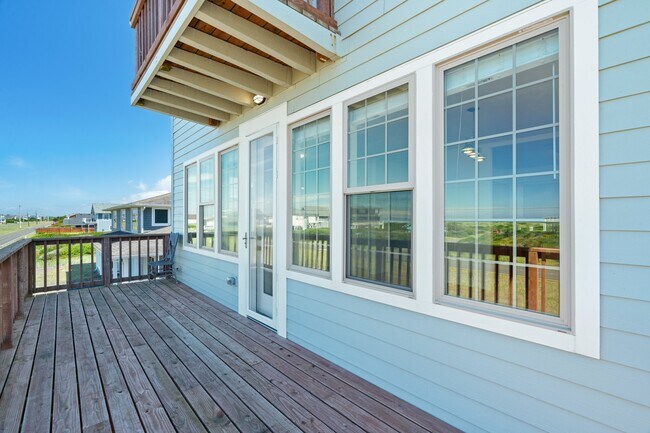 Building Photo - 1140 Ocean Shores Blvd SW