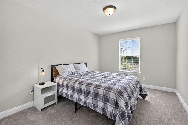 Building Photo - 15820 Celosia St