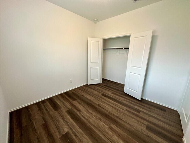 Building Photo - 31900 Retama Rnch Dr