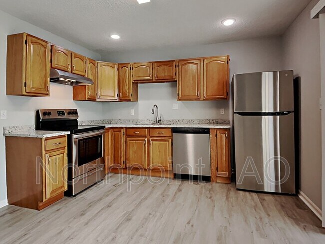 Building Photo - 9652 Ditman Way
