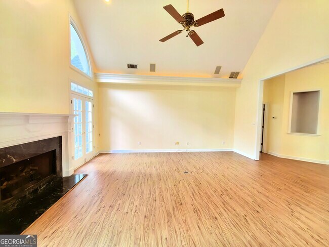 Building Photo - 4009 Treemont Ln