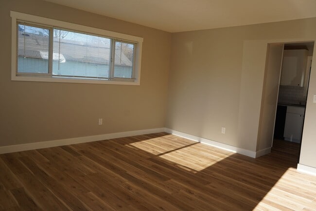 Building Photo - 1410 E 30th St