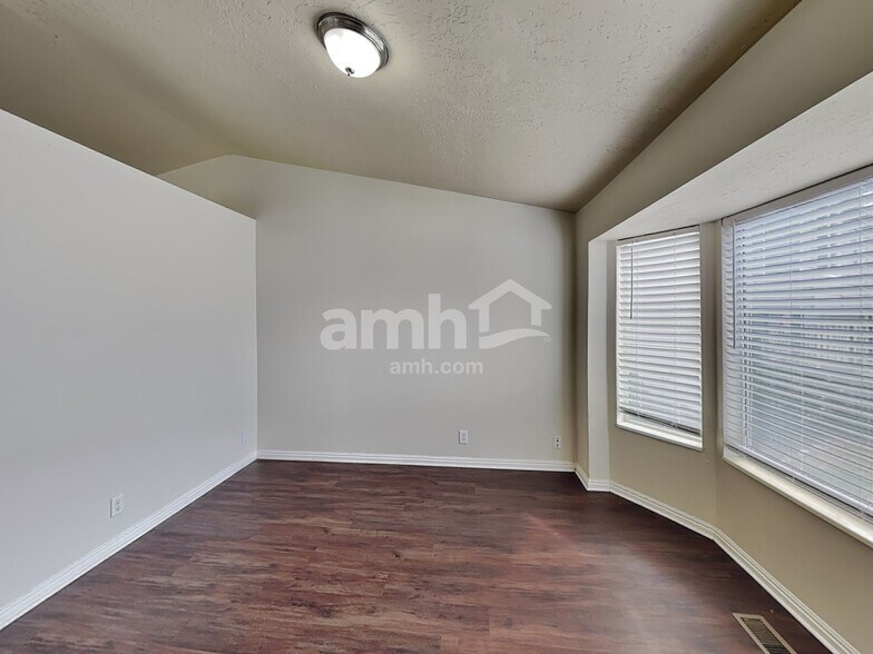 Building Photo - 5404 W Sunfalls Ct