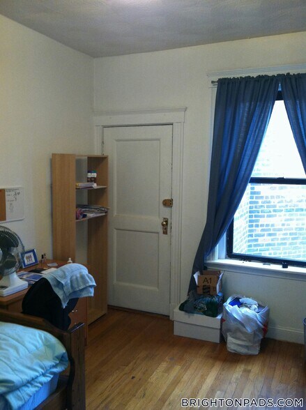 Building Photo - 17 Cummings Rd