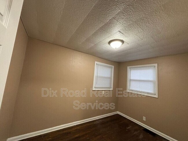 Building Photo - 636 Wampler Ave